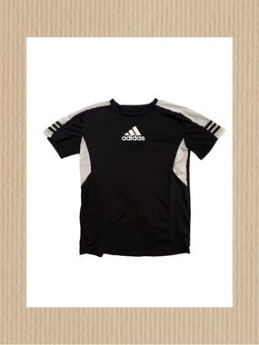 🧵 Adidas Big Boys black & white shirt